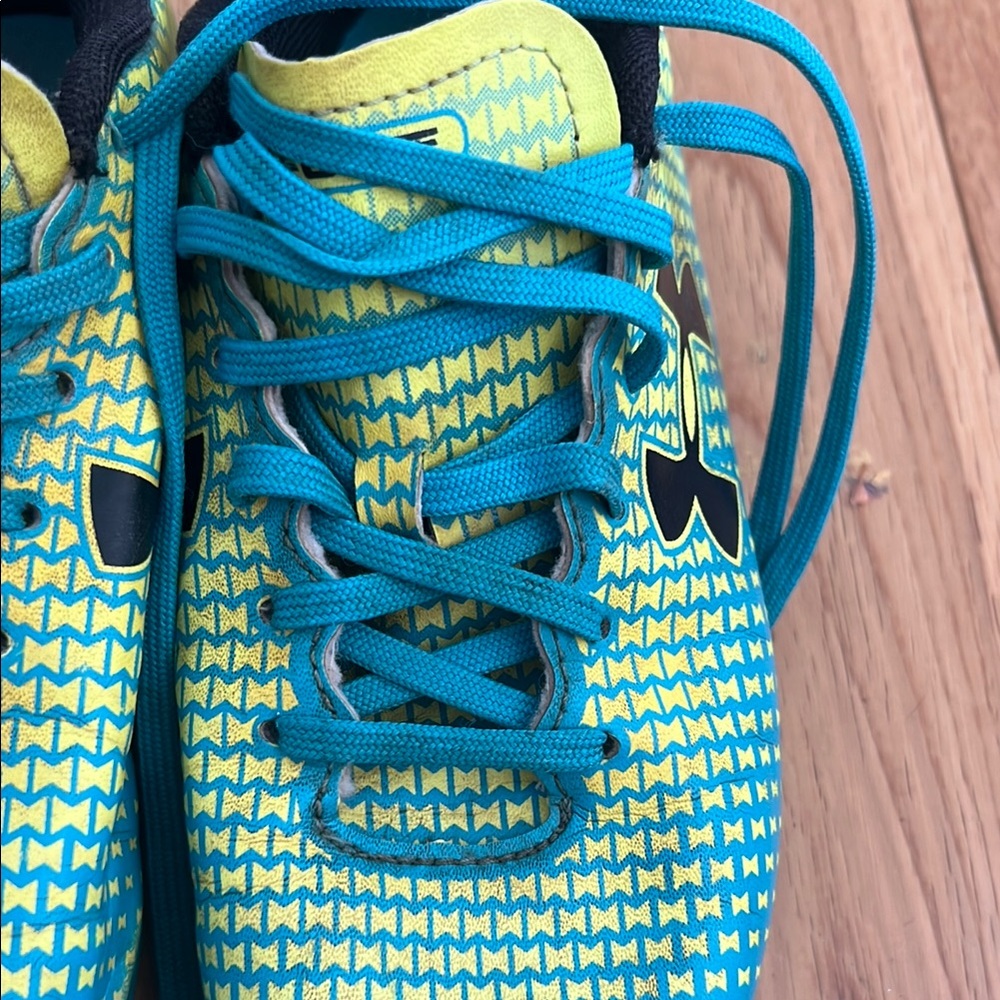 Under Armour Yellow and Blue Soccer Cleats Sz 3.5 used -Make An Offer- - Picture 13 of 13